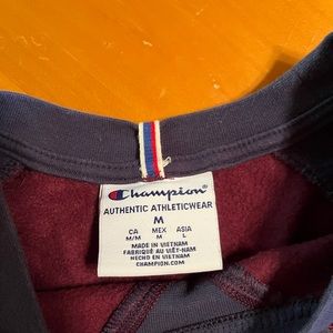 Wmns CHAMPION size medium sweatshirt